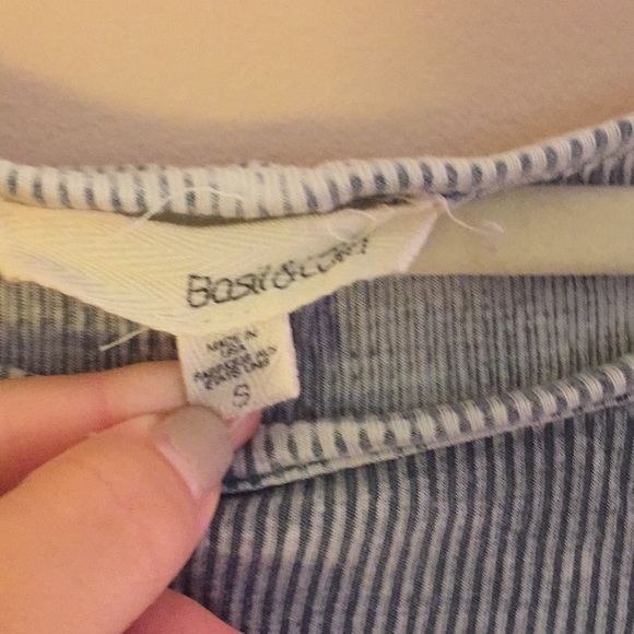 Urban Outfitters Graphic Tee - Picture 2 of 3